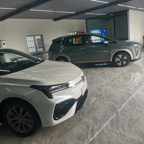 武汉小鹿向前汽车租赁图片2 车型展示与租赁服务全解析